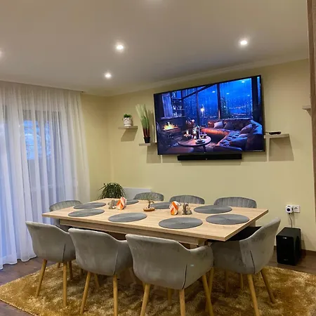 Pompa Apartment Galyateto
